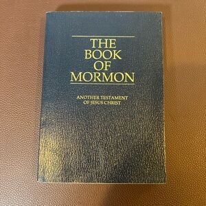 LDS The Book of Mormon - Black and Gold Edition 1981 Flexible Soft Cover 12x8.5”